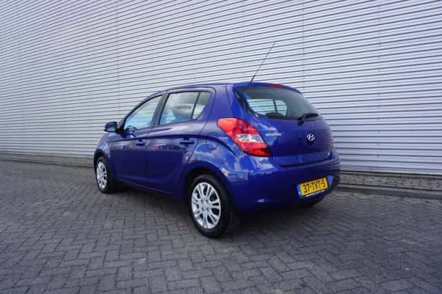 Hyundai i20 (2012) thumbnail 3