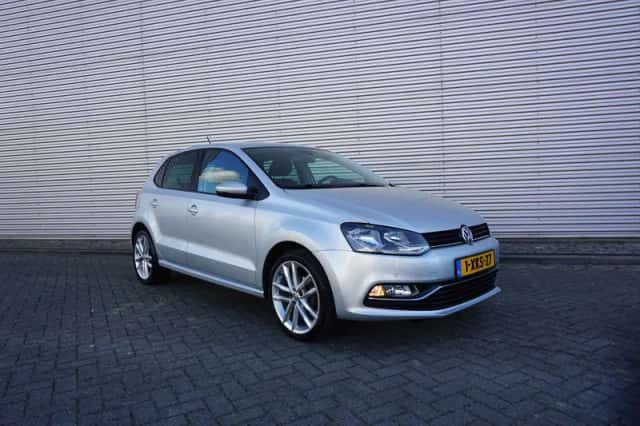 Volkswagen Polo (2014) thumbnail 2