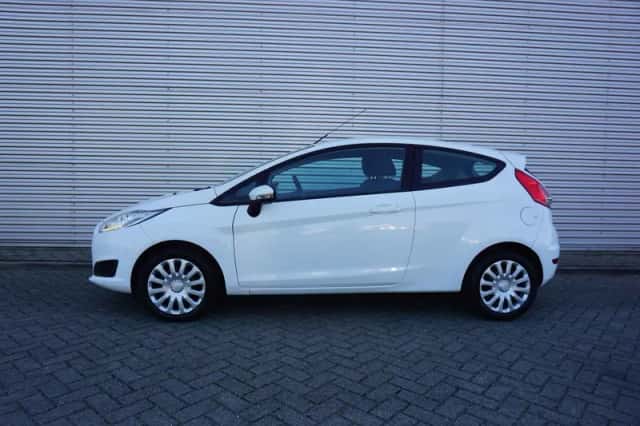 Ford Fiesta (2016) thumbnail 4