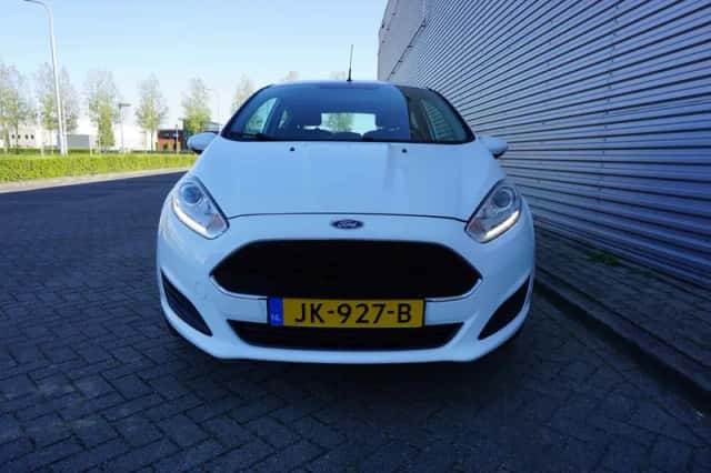 Ford Fiesta (2016) thumbnail 6
