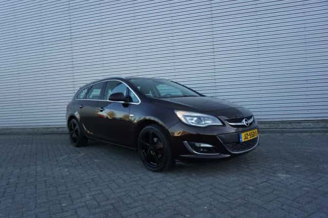 Opel Astra (2015) thumbnail 2