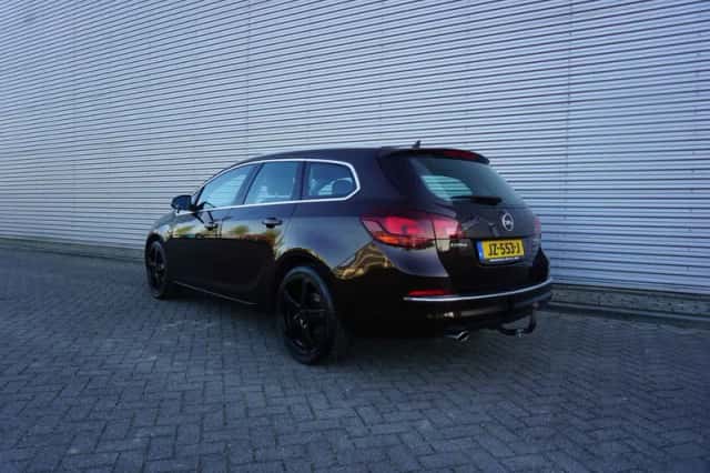 Opel Astra (2015) thumbnail 3