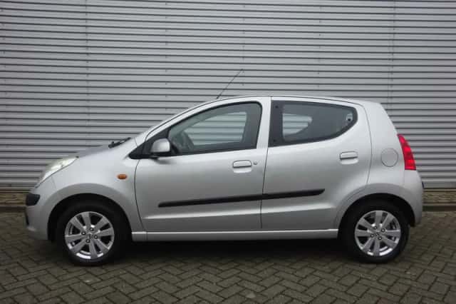 Nissan Pixo (2012) thumbnail 4
