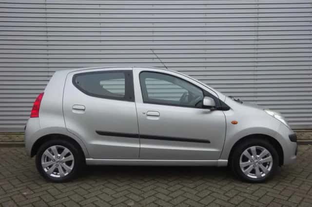 Nissan Pixo (2012) thumbnail 5