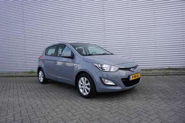 Hyundai i20 (2014) thumbnail 2