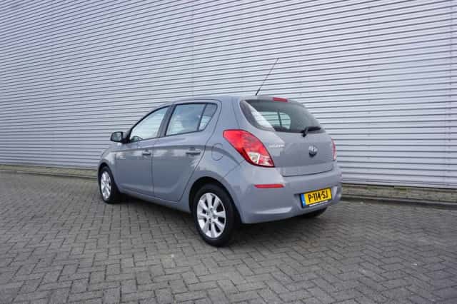 Hyundai i20 (2014) thumbnail 3