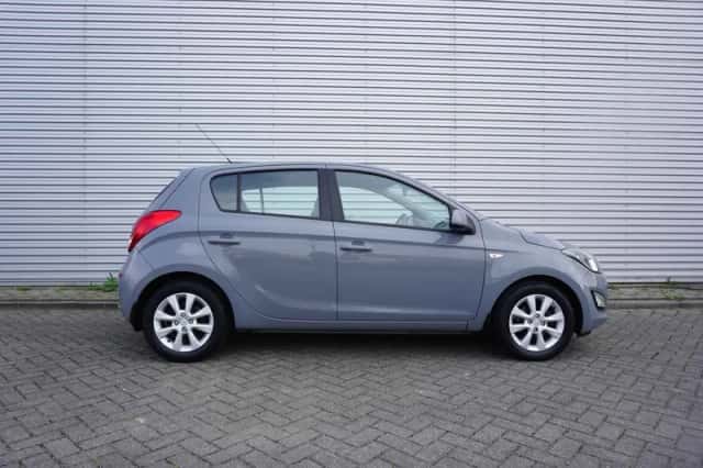 Hyundai i20 (2014) thumbnail 5
