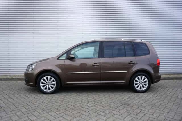Volkswagen Touran (2011) thumbnail 4