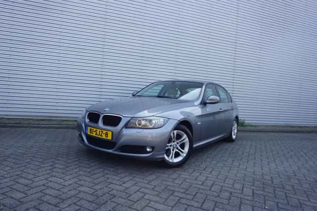 BMW 3-Serie (2011) thumbnail 1