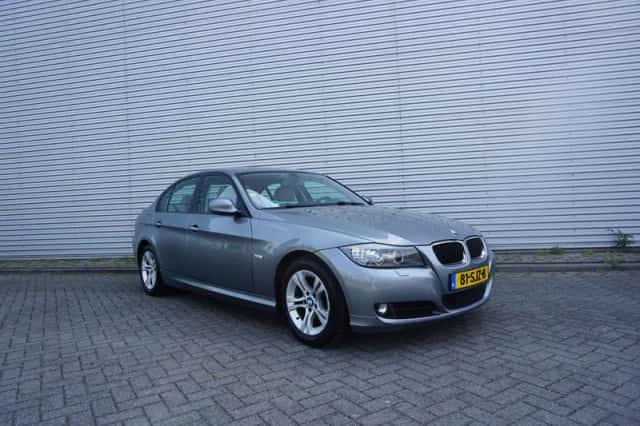 BMW 3-Serie (2011) thumbnail 2