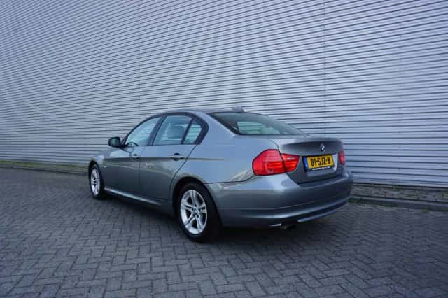 BMW 3-Serie (2011) thumbnail 3
