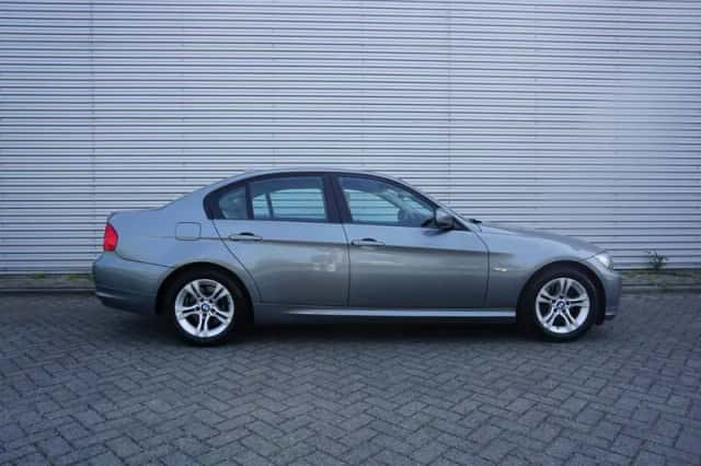 BMW 3-Serie (2011) thumbnail 5