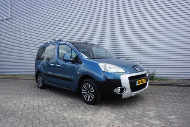 Peugeot Partner (2010) thumbnail 2