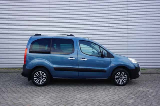 Peugeot Partner (2010) thumbnail 5