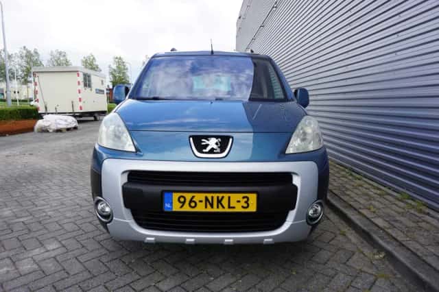 Peugeot Partner (2010) thumbnail 6