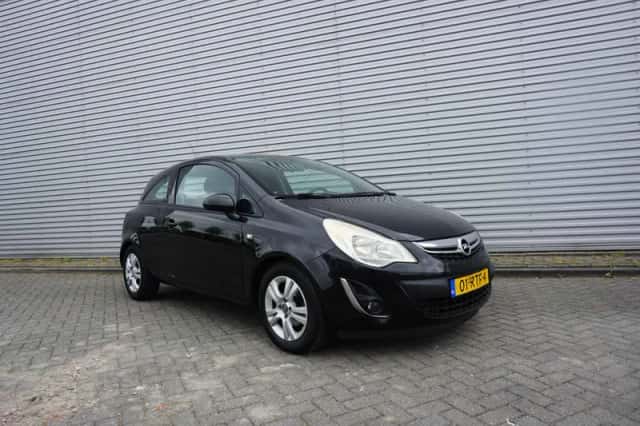 Opel Corsa (2011) thumbnail 2