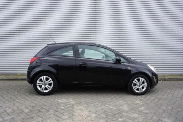 Opel Corsa (2011) thumbnail 5