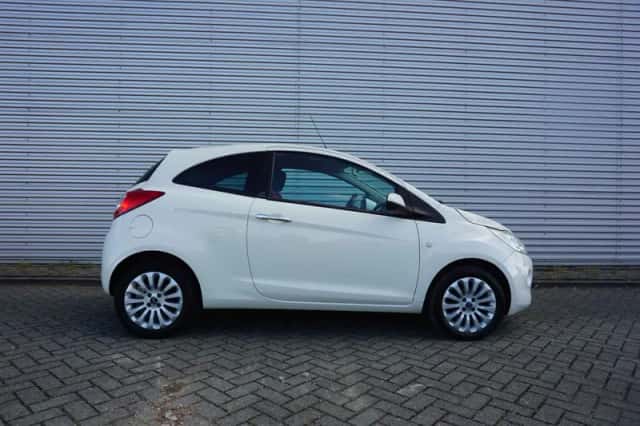 Ford Ka (2010) thumbnail 5