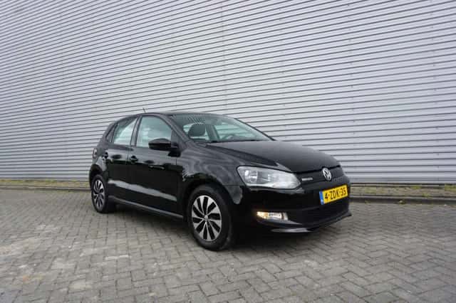 Volkswagen Polo (2014) thumbnail 2