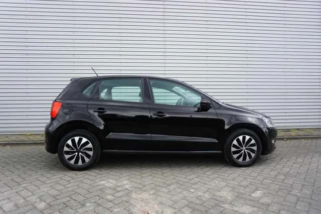 Volkswagen Polo (2014) thumbnail 5