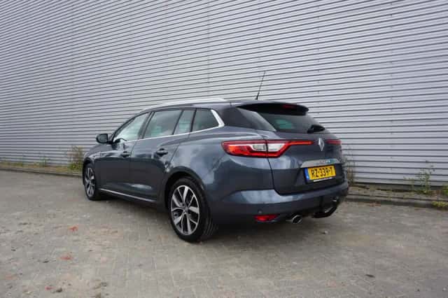 Renault Mégane (2018) thumbnail 3