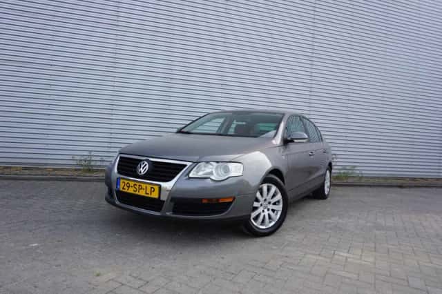 Volkswagen Passat (2006) thumbnail 1