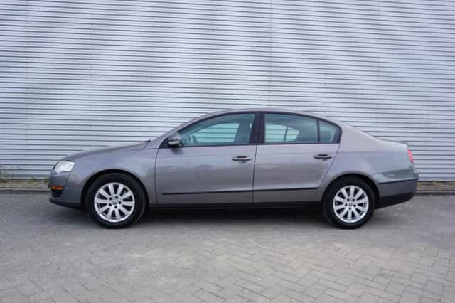 Volkswagen Passat (2006) thumbnail 4