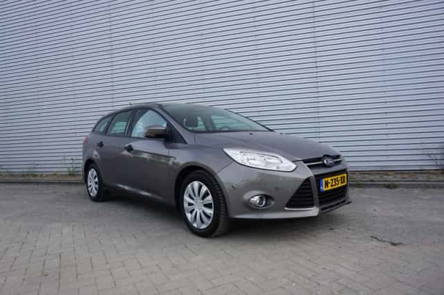 Ford Focus (2014) thumbnail 2