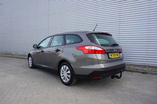 Ford Focus (2014) thumbnail 3