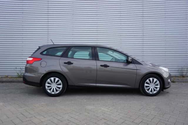 Ford Focus (2014) thumbnail 5