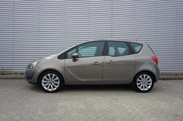Opel Meriva (2011) thumbnail 4