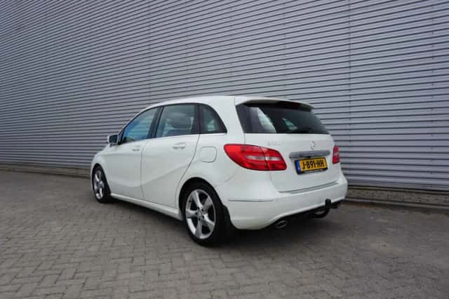 Mercedes-Benz B-Klasse (2013) thumbnail 3