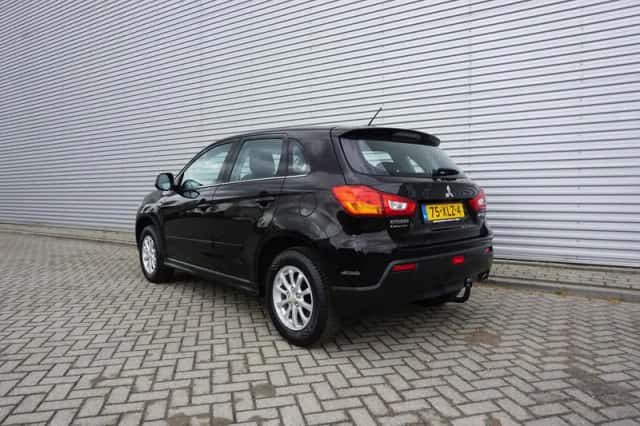 Mitsubishi ASX (2012) thumbnail 3