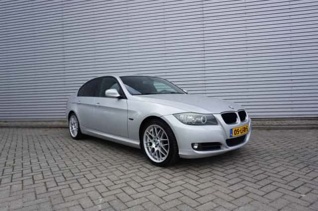 BMW 3-Serie (2010) thumbnail 2