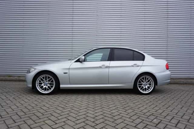 BMW 3-Serie (2010) thumbnail 3