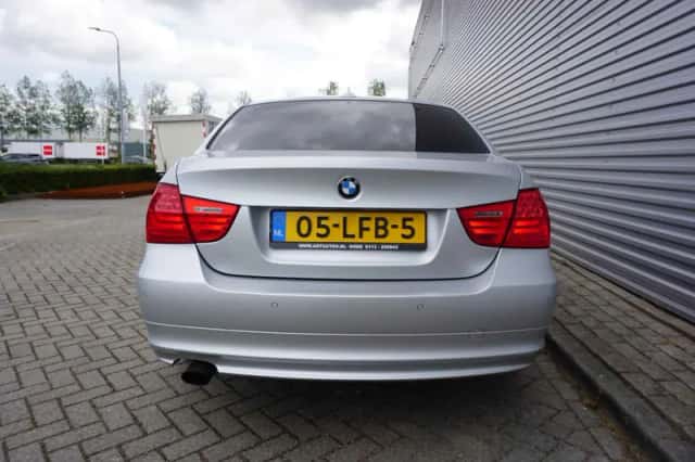 BMW 3-Serie (2010) thumbnail 6