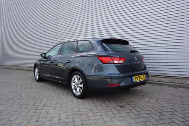 SEAT Leon (2019) thumbnail 3