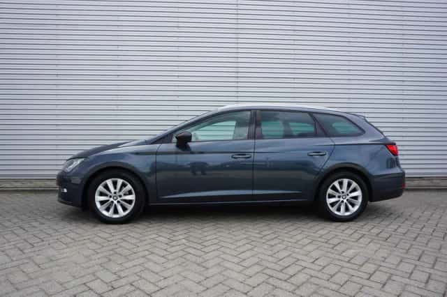 SEAT Leon (2019) thumbnail 4