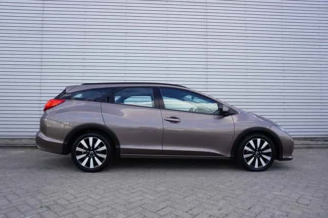 Honda Civic (2014) thumbnail 5