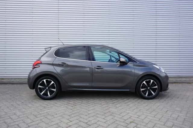 Peugeot 208 (2019) thumbnail 5
