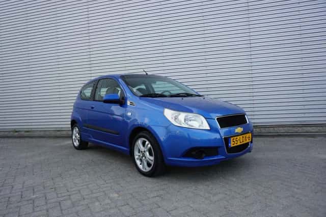 Chevrolet Aveo (2010) thumbnail 2