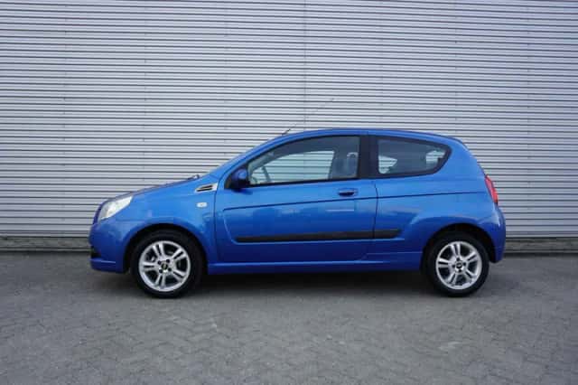 Chevrolet Aveo (2010) thumbnail 4