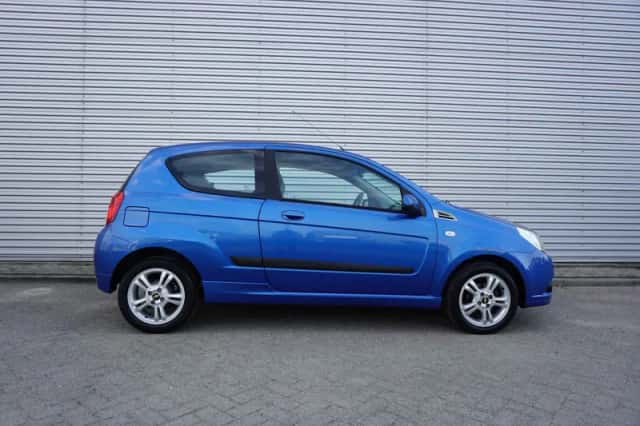 Chevrolet Aveo (2010) thumbnail 5