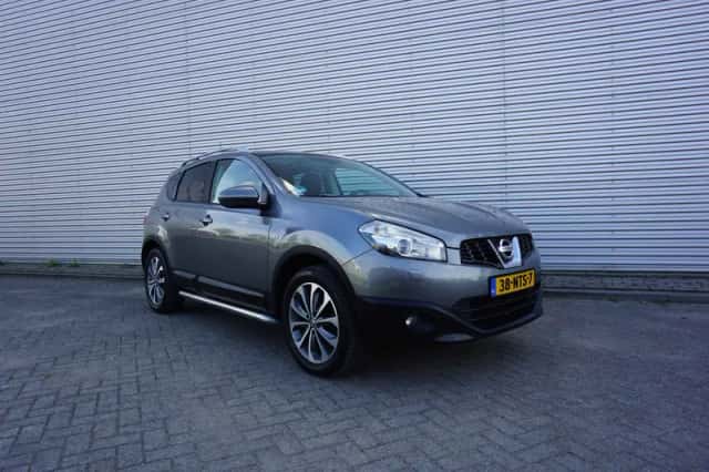 Nissan Qashqai (2010) thumbnail 2
