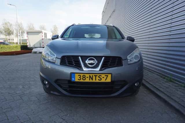 Nissan Qashqai (2010) thumbnail 6