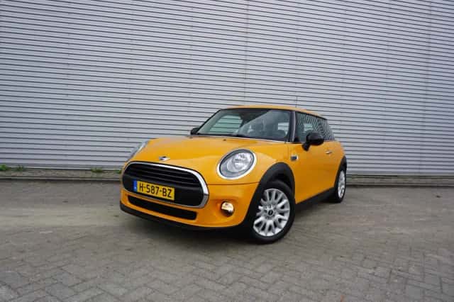 MINI Cooper (2016) thumbnail 1
