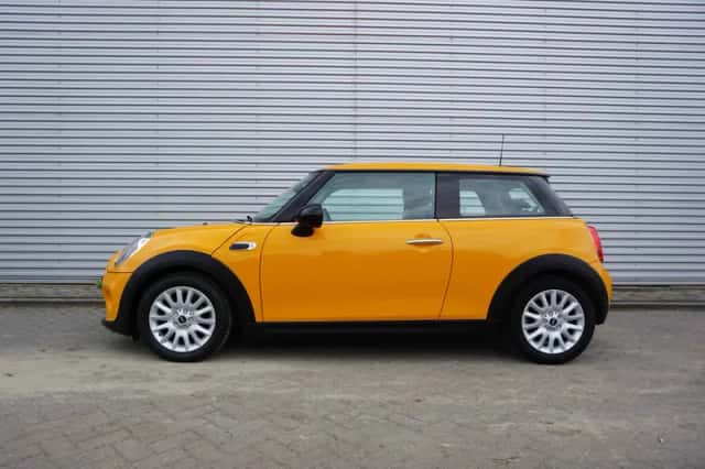 MINI Cooper (2016) thumbnail 4