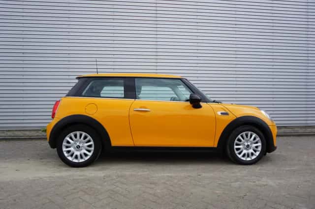 MINI Cooper (2016) thumbnail 5
