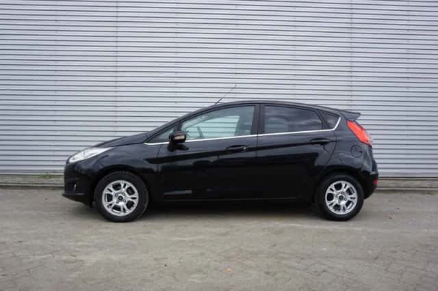 Ford Fiesta (2015) thumbnail 4