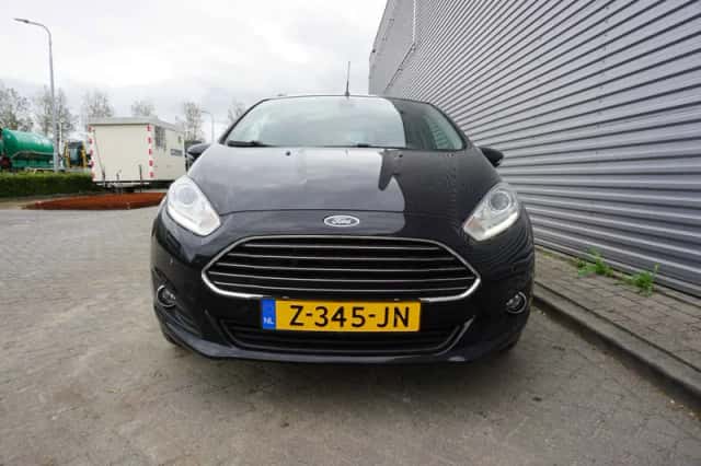 Ford Fiesta (2015) thumbnail 6